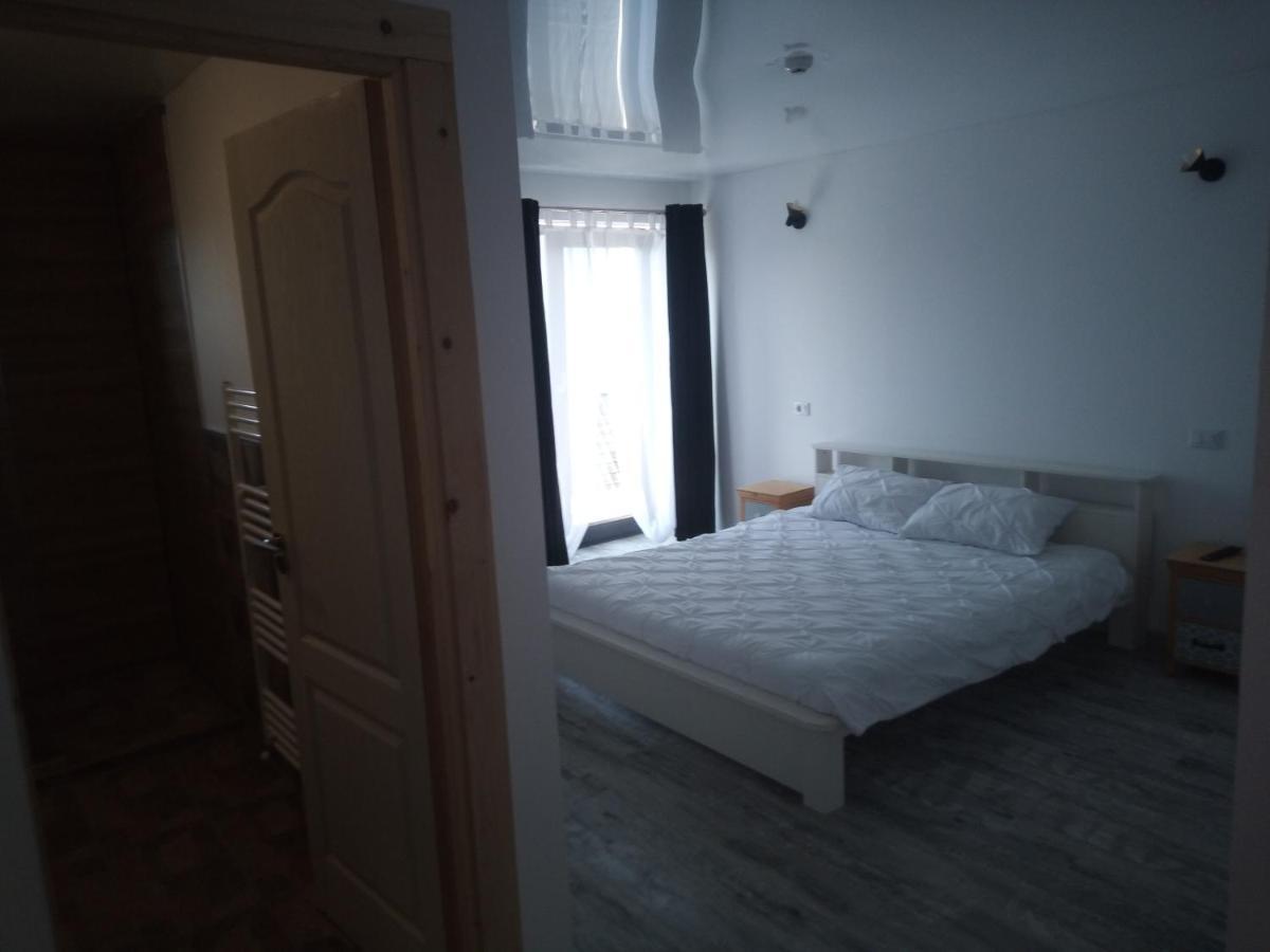 Casa Prieteniei - cazare Hotel Piatra Neamţ Exterior foto